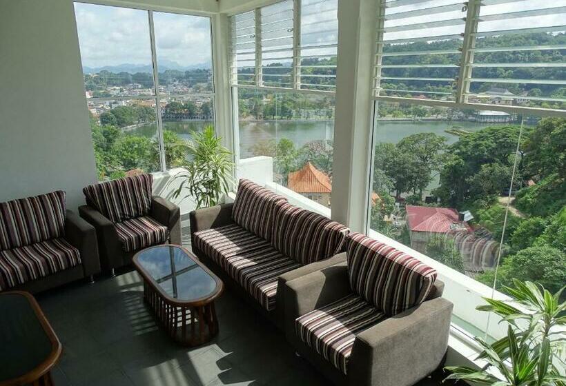 디럭스 룸, Kandy Supreme