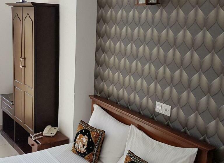 디럭스 룸, Kandy Supreme