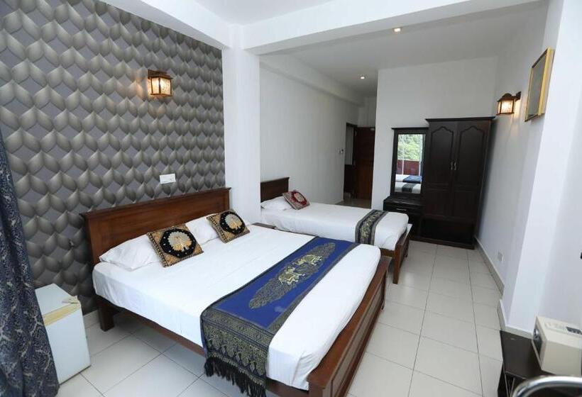 디럭스 룸, Kandy Supreme