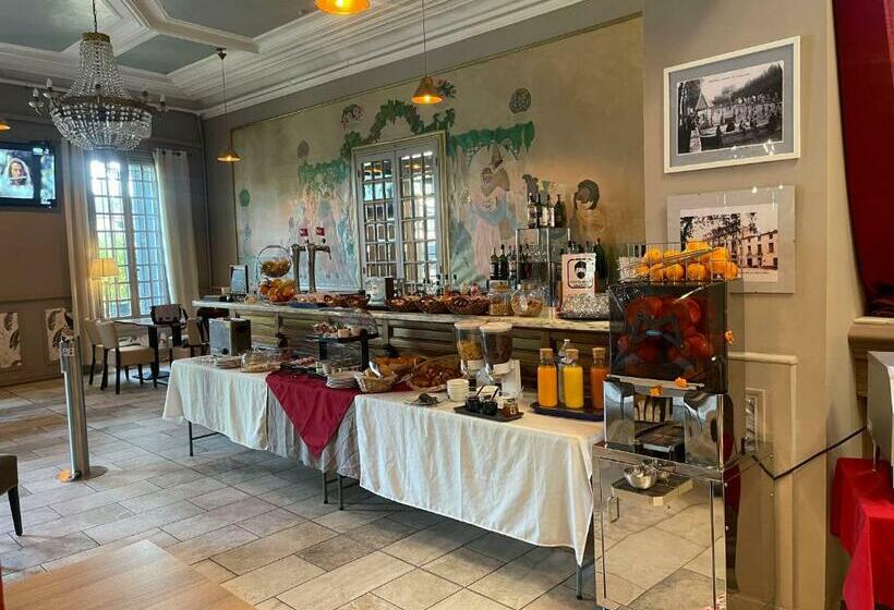 جناح, Le Grand Hôtel Molière