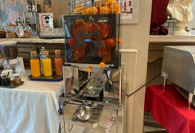 غرفة قياسية فردية, Le Grand Hôtel Molière