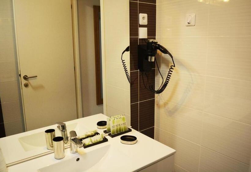 Трехместный Номер Комфорт, Le Grand Hôtel Molière