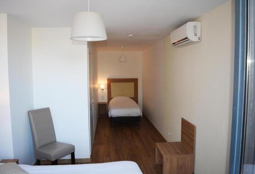 غرفة كومفورت ثلاثية, Le Grand Hôtel Molière