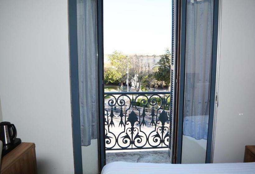 جناح عائلي, Le Grand Hôtel Molière