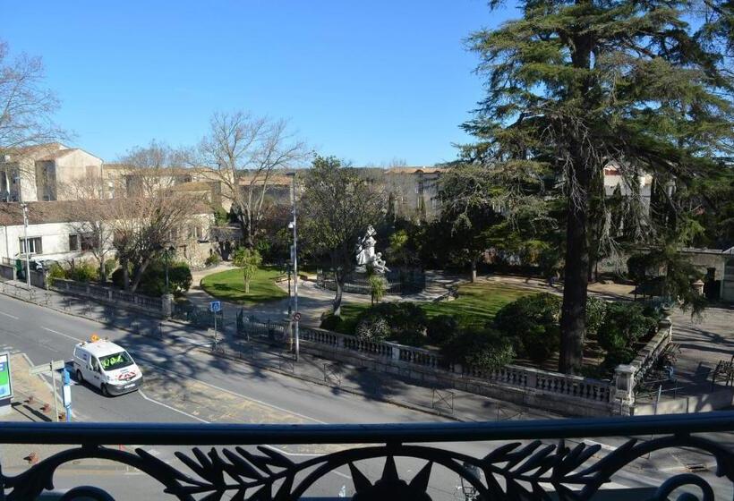 غرفة عائلية, Le Grand Hôtel Molière