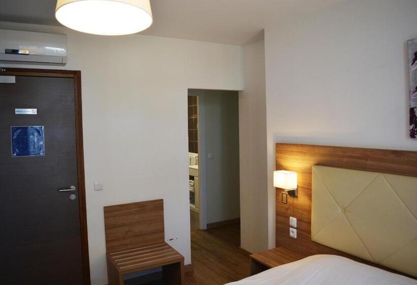 غرفة عائلية, Le Grand Hôtel Molière