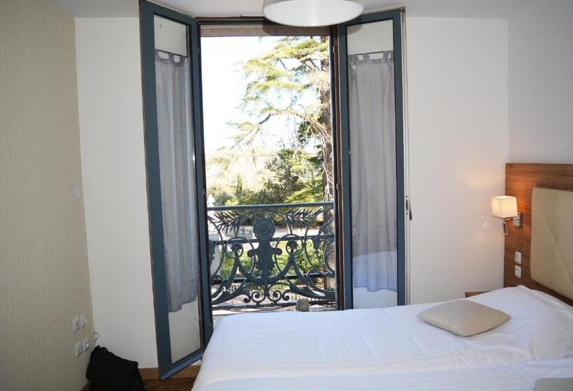 Семейный Номер, Le Grand Hôtel Molière