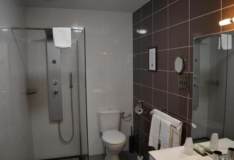 غرفة عائلية, Le Grand Hôtel Molière