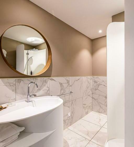 高级大房间, Le Saint Gelais