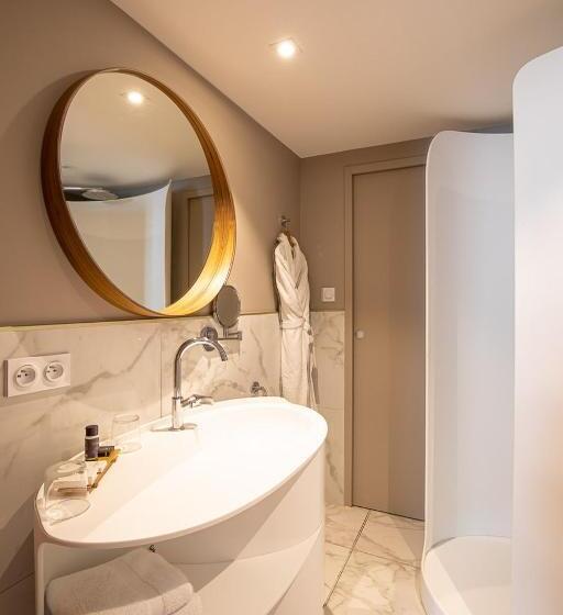 尊贵房, Le Saint Gelais