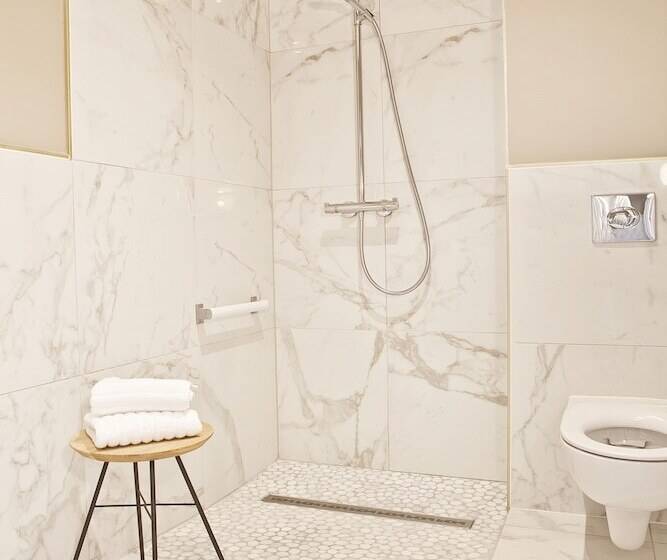 高级大房间, Le Saint Gelais