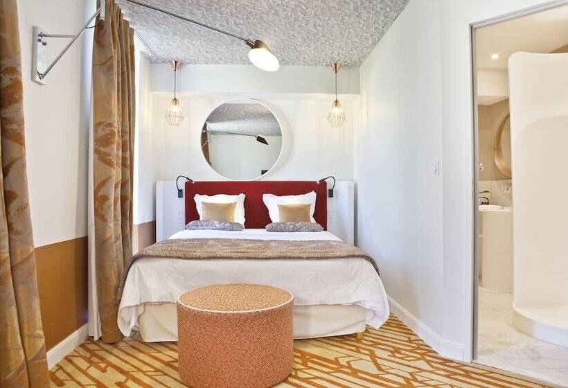 高级大房间, Le Saint Gelais