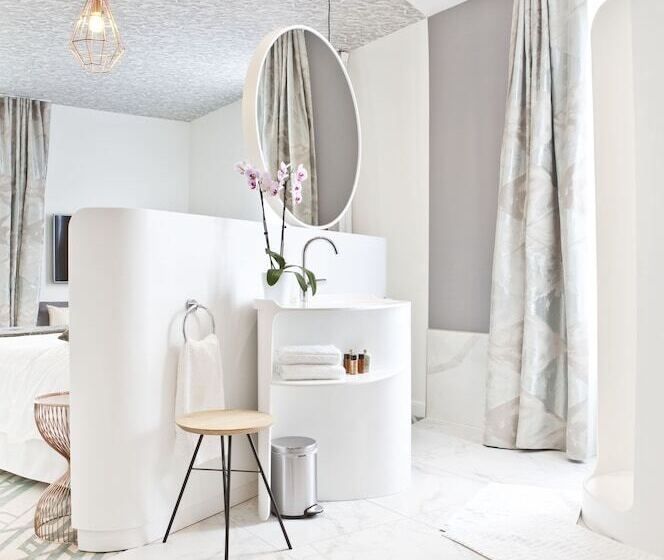 小型套房, Le Saint Gelais