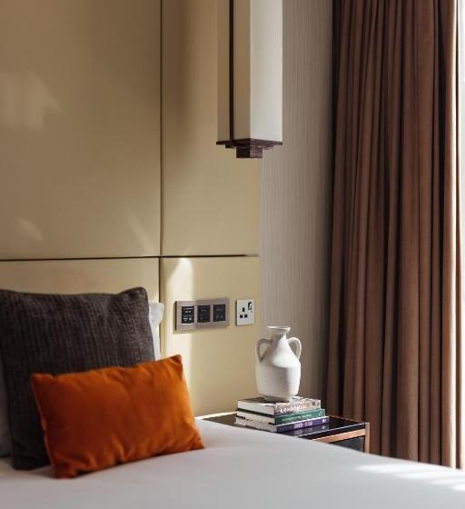 חדר קלאב, Montcalm Royal London House, London City