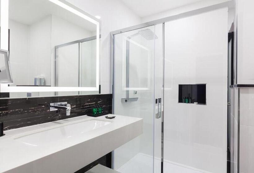 Номер Клуб, Montcalm Royal London House, London City