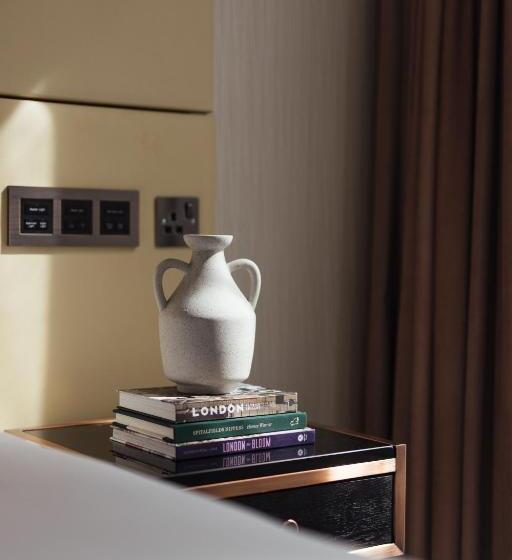 חדר קלאב, Montcalm Royal London House, London City