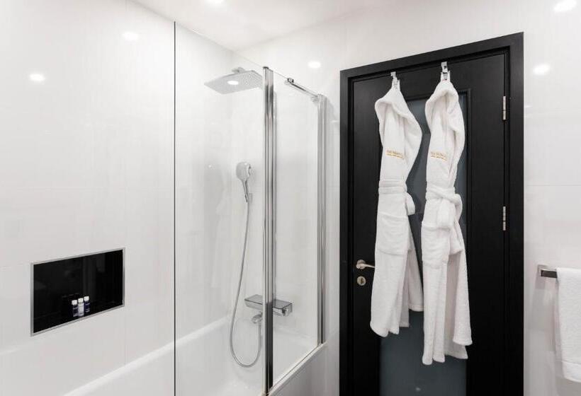 Полулюкс, Montcalm Royal London House, London City