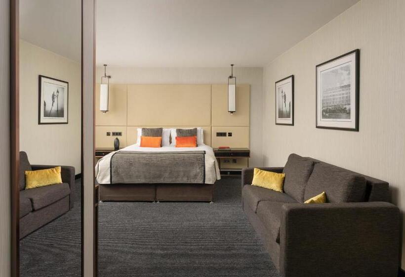 Полулюкс, Montcalm Royal London House, London City
