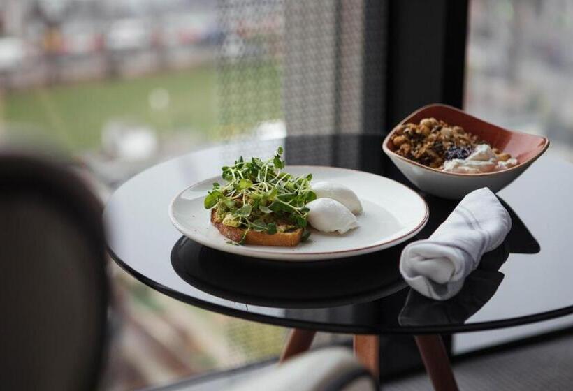 סוויטה משפחתית, Montcalm Royal London House, London City