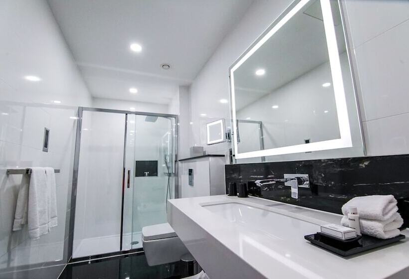 חדר קלאב, Montcalm Royal London House, London City