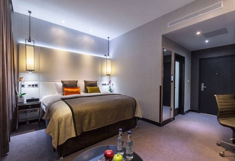 Номер Клуб, Montcalm Royal London House, London City