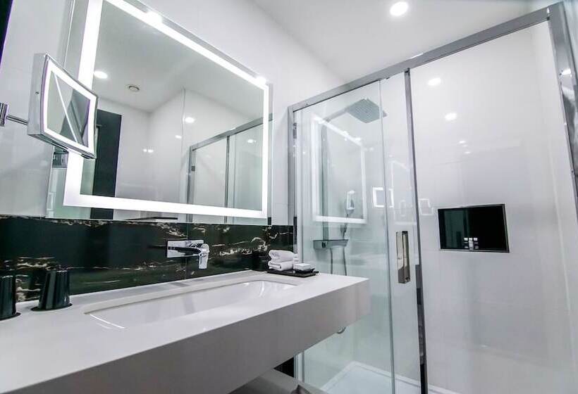 חדר קלאב, Montcalm Royal London House, London City