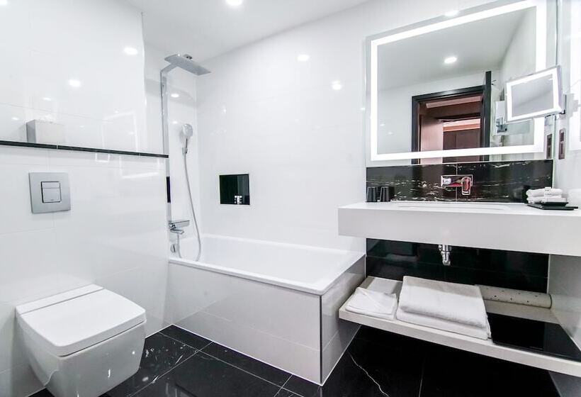 סוויטה משפחתית, Montcalm Royal London House, London City