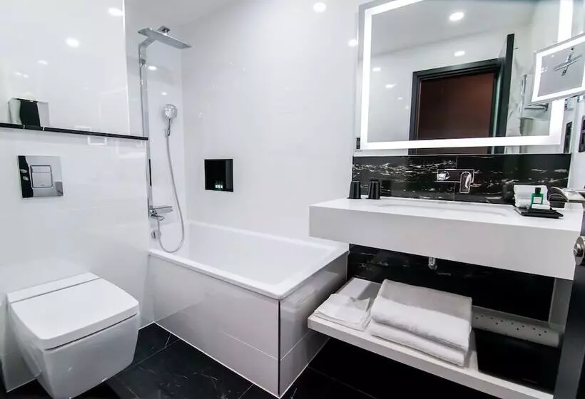 スタンダード４人部屋, Montcalm Royal London House, London City