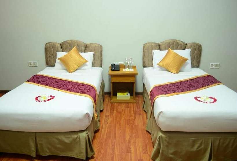 اتاق سوپریور, Myat Nan Yone