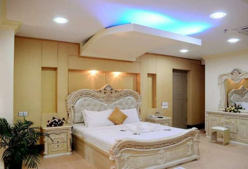 سوییت جونیور, Myat Nan Yone