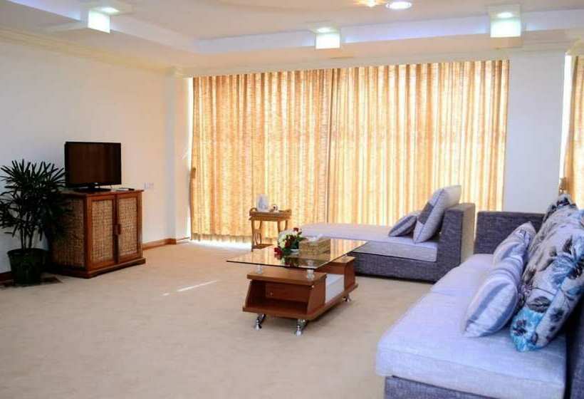 سوییت جونیور, Myat Nan Yone