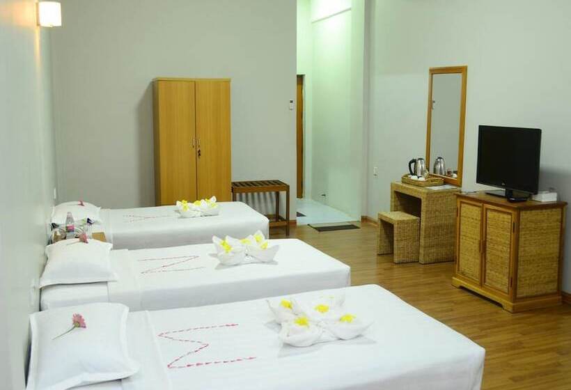 اتاق سوپریور سه تخته, Myat Nan Yone