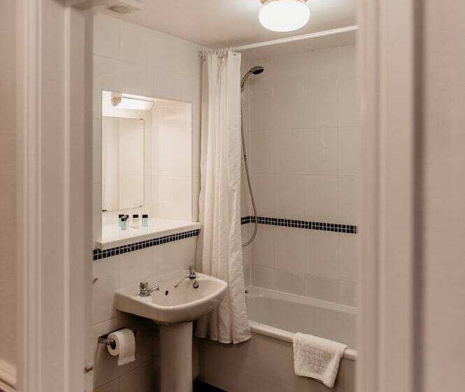 غرفة كلاسيكية, Oak Farm