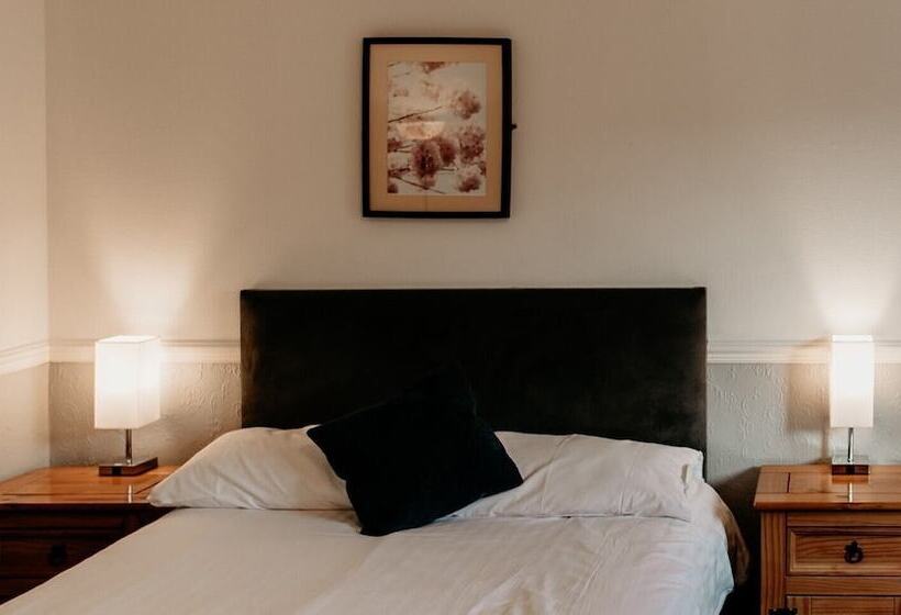 غرفة كلاسيكية, Oak Farm