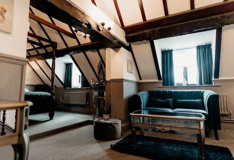 جناح جونيور, Oak Farm