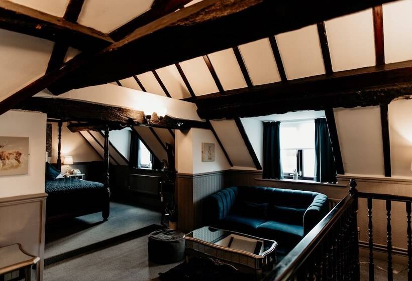 جناح جونيور, Oak Farm