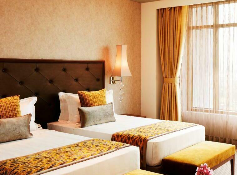 غرفة ديلوكس مطلة على المدينة, Taj Swarna, Amritsar