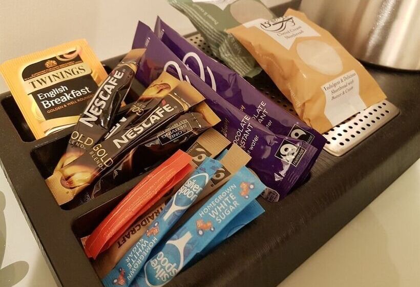 غرفة أساسية, The Lion