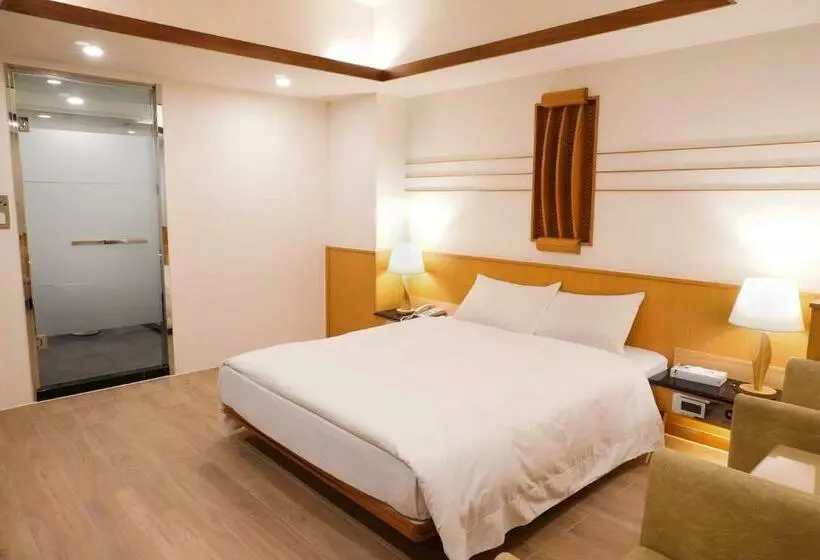 اتاق لوکس, Kao Yuan Hotel Zhong Zheng