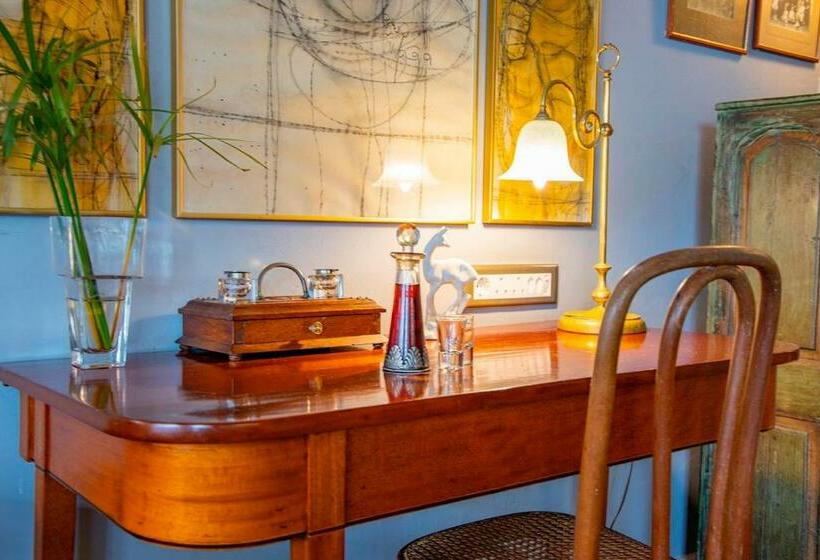 标准平房, Moontide Riverside Lodge