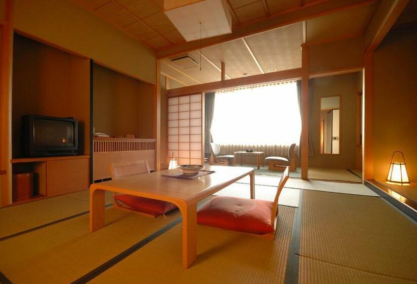 חדר דלוקס, Sakaeya