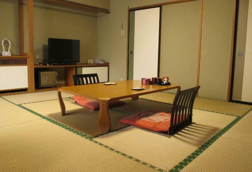 חדר סופריור, Sakaeya