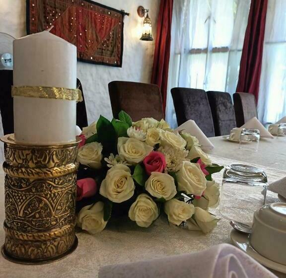 Deluxe Suite, The King Post