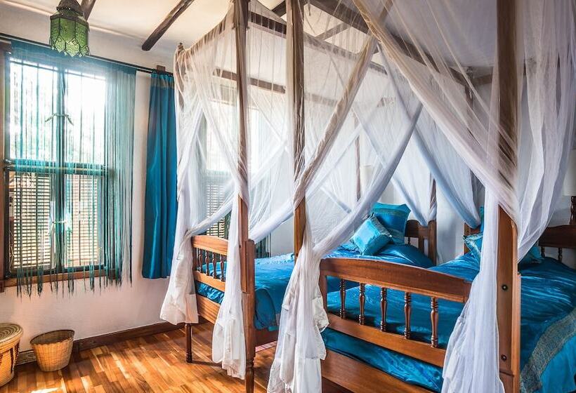 2 Bedroom Apartment, The King Post