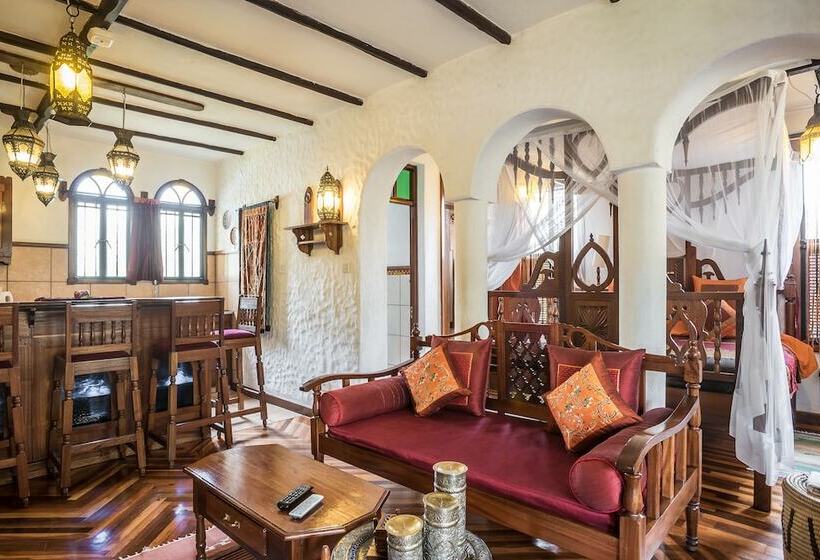 2 Bedroom Apartment, The King Post
