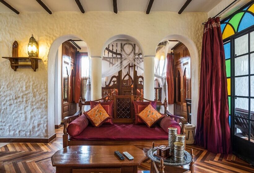 2 Bedroom Apartment, The King Post