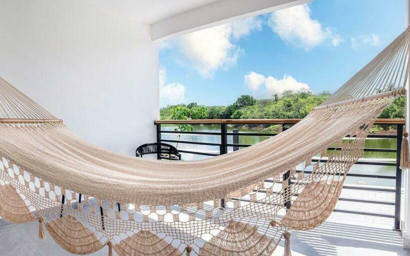 غرفة قياسية سرير كينج, Vista Lago