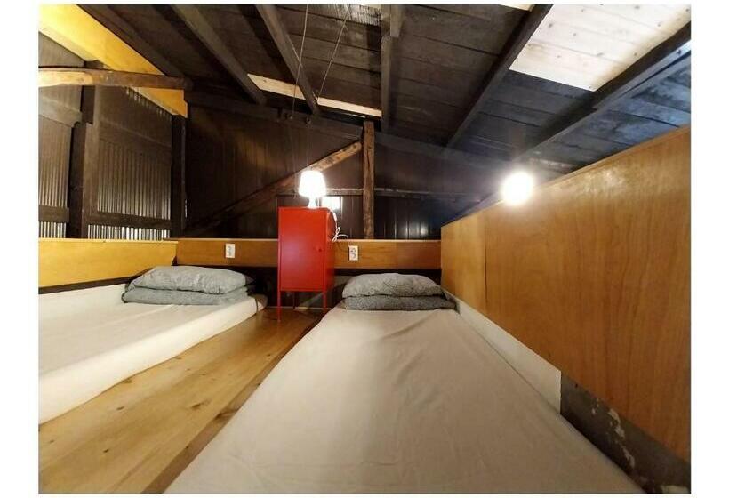 Quarto Triplo Standart, Yeongildae Stay