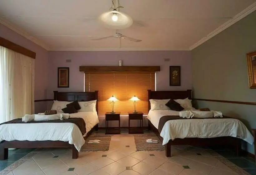 اتاق استاندارد چهار تخته, Zambezi Family Lodge   Elephant Room