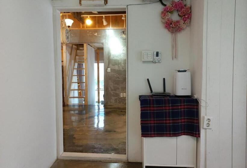 Quarto Triplo Standart, Yeongildae Stay